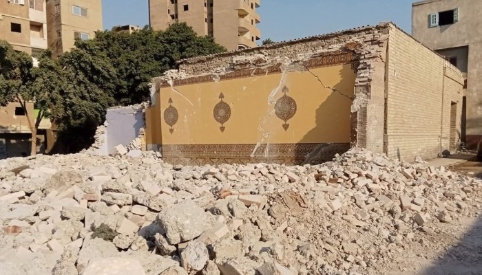 شاهد|| بلدوزر الجمهورية الجديدة يهدم مقبرة عبد الرحيم باشا صبري جد الملك فاروق لأجل بيزنس السيسي
