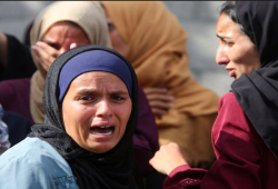 الجارديان || طبيب فلسطيني: أشاهد تجويع أطفال غزة عمدًا.. لماذا يصمت العالم؟