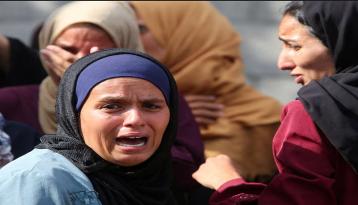 الجارديان || طبيب فلسطيني: أشاهد تجويع أطفال غزة عمدًا.. لماذا يصمت العالم؟