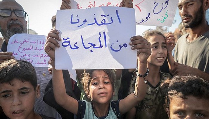 السيسي يمنع الماعون...اعتقال مصريين تبرعوا لإطعام جوعى غزة