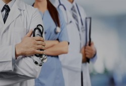 زيادة تعويض مخاطر المهن الطبية.. قرار متأخر في ظل حكم السيسي