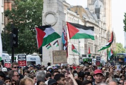 ميدل إيست مونيتور|| رسالة ستارمر الخطيرة: حقوق الفلسطينيين مرهونة بموافقة إسرائيل