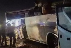 مصرع 7 أشخاص وإصابة 44 بحادث مروّع على " الصحراوي الشرقي" قرب الكريمات
