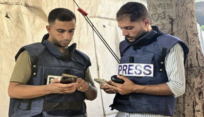 بالفيديو... لحظة استشهاد 5 صحفيين في خيمتهم في غزة بينهم الشريف وقريقع