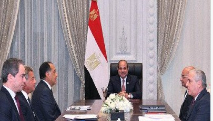 اجتماع السيسي مع أركان إعلامه... أزمات وقلق ومزيد من الأكاذيب...تابع السجالات