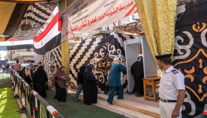 ميدل إيست مونيتور || لماذا يرقص المصريون أمام لجان الاقتراع؟