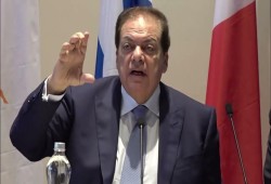 فشخرة رجل الأعمال محمد أبو العنينن تثير غضب عمال مصانعه ... أزمات عمالية متفاقمة