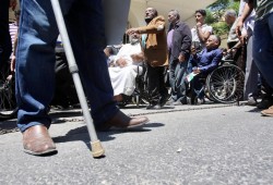 قصص من قلب المعاناة: كيف حوّلت تعديلات قانون المعاقين حياة الآلاف إلى كابوس جديد