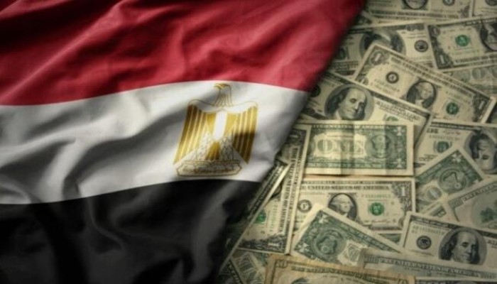 بالأرقام..عودة تراجع الجنيه أمام الدولار تخنق المصريين وتشعل الأسواق