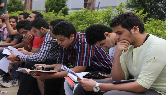 إجبار طلاب الثانوية على نظام البكالوريا بالجيزة وعدة محافظات.. بيزنس يثير غضب الأهالي والخبراء "شاهد"