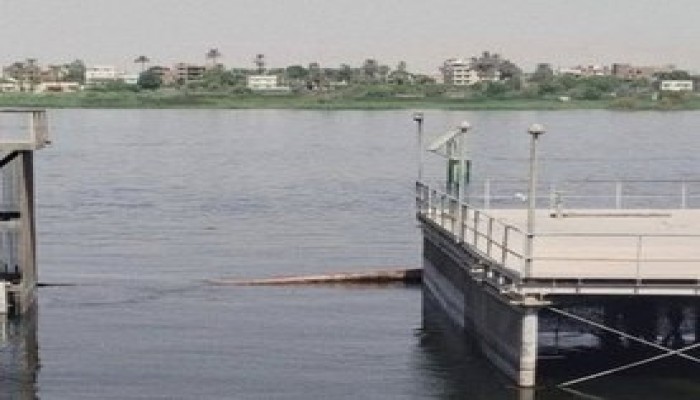 بقعة زيتية في نهر النيل بالأقصر.. الحكومة تقلل من حجم الكارثة والمواطنون يصرخون من التلوث