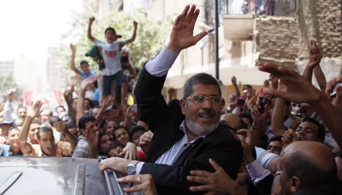 كيف أنصف الرئيس مرسي 1.9 مليون موظف برفع الحد الأدنى للأجور؟!
