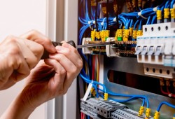 نار الفواتير يدفع ملايين المصريين لسرقة الكهرباء...تفاصيل الأزمة