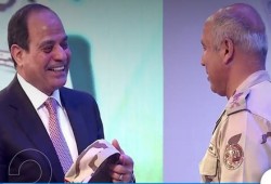 السيسي يوجه بمراجعة شاملة لأعمال صيانة الطرق بعد فضيحة وزير الكهرباء.. ولكن أين ذهبت المليارات؟