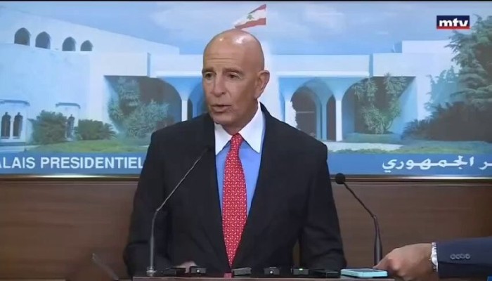 شاهد|| مبعوث ترامب لسوريا يهين الصحفيين اللبنانيين بدمشق... وصفهم بـ"الحيوانيين" وغضب واسع