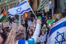تي آر تي || مزيد من الأمريكيين يتعاطفون مع الفلسطينيين أكثر من الإسرائيليين