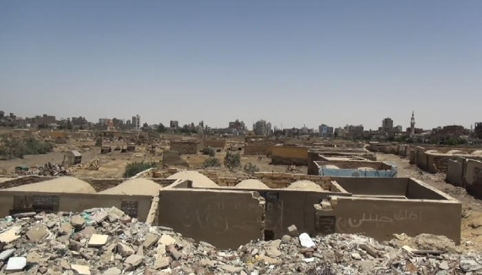 فضيحة في السويس: المحافظ العسكري يطيح بحرمة المقابر في سبيل المال وسط صرخات الأهالي