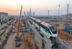 مشاركة شركة فرنسية متورطة بالاستيطان في أعمال "المونوريل"..فضائح كامل الوزير تتجاوز الديون للخيانة