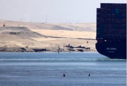 جسر عائم إماراتي على قناة السويس... مشاركة بإدارة المجرى الملاحي؟ أم تمهيد لمشاريع صهيونية؟!