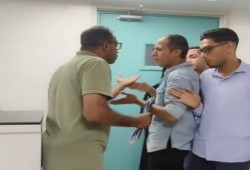 شاهد|| “مواطن يصرخ "بنتي بتموت في مستشفى الدمرداش دون علاج”!