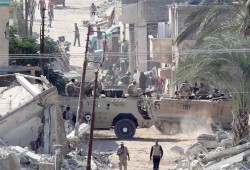 هجوم ممنهج على حي ميناء العريش.. تهجير قسري يطال آلاف السكان