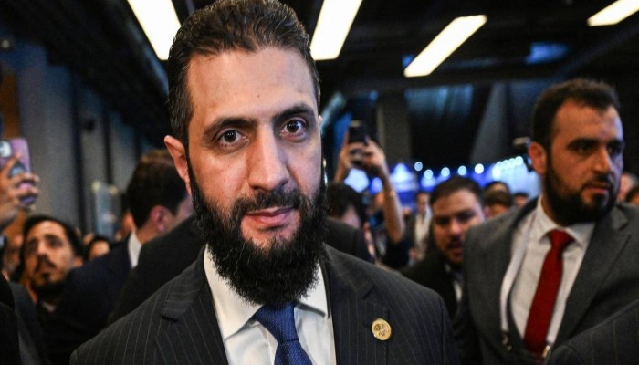 تشاتام هآوس|| لماذا تتردد الصين في دعم حكومة سوريا الجديدة بينما يواجه الشرع شهرًا حاسمًا