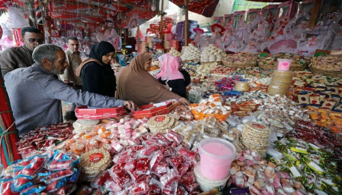 حلاوة "المولد النبوي" للفرجة فقط!! كيف حرم السيسي المصريين من متع الحياة!!
