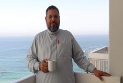 شاهد|| الدكتور عبدالرحمن البر... من منبر الأزهر إلى غياهب سجون السيسي