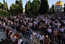 40 ألف فلسطينى يؤدون صلاة الجمعة فى المسجد الأقصى رغم التضييق الصهيوني
