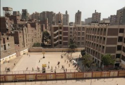 محل خمور أمام مدرسة بالمعادي: استهتار حكومي يهدد مستقبل الأجيال