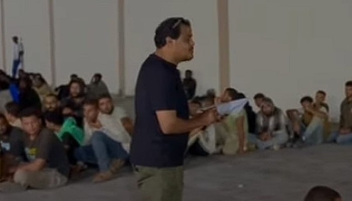 ترحيل 136 مصريًا من ليبيا يسلط الضوء على موجة الهجرة غير الشرعية...  شباب عالق بين انسداد الأفق وأزمات الداخل (فيديو)