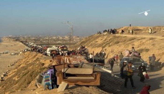 النزوح الجماعي مستمر في غزة تحت القصف الصهيوني: شعب محاصر بين الموت والتهجير