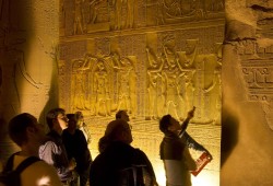 بعد 6 سنوات من المحاكمات.. براءة المتهمين في قضية تهريب آثار مطار الأقصر الدولي