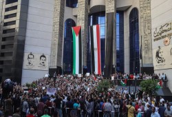 بالفيديو|| وقفة على سلالم "الصحفيين" تطالب بإلغاء كامب ديفيد