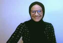 شاهد || من تحت أنقاض غزة نطقت بالشهادة: رحلة أمريكية إلى الإيمان والمقاومة