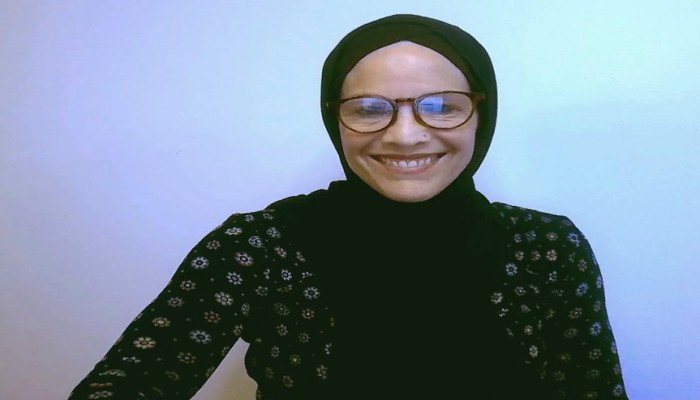 شاهد || من تحت أنقاض غزة نطقت بالشهادة: رحلة أمريكية إلى الإيمان والمقاومة
