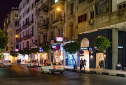 إزالة مقهى "ريش" وفاترينات طلعت حرب.. بداية مخطط الإمارات لابتلاع "وسط البلد" عبر الإسماعيلية للاستثمارات العقارية