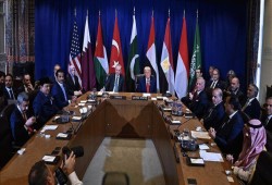 استهانة بالدول العربية... ترامب يغير خطة وقف الحرب في غزة استجابة لطلب نتنياهو بعد عرضها على القادة العرب