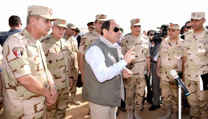 توغل جديد للعسكر في الاقتصاد... السيسي يمنح اللواءات صلاحيات واسعة لضمان الولاء بعد تظاهرات المغرب