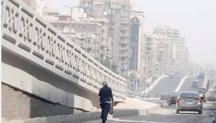 كباري محور"جمال عبد الناصر" بالتجمع الخامس...أزمات مرورية واقتصادية يدفع السكان ثمنها...تفاصيل فشل السيسي