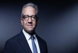 شاهد || تفاصيل جرائم خالد العناني بحق الآثار المصرية: من الفساد إلى محو الآثار إلى البزنس الحرام