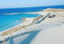 حكومة مدبولي تخطط لبيع أراضي ساحلية جديدة غرب رأس الحكمة لمستثمرين إماراتيين
