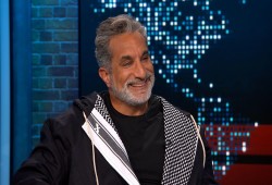 السؤال الذي لم يجب عليه: لماذا لم يعد باسم يوسف إلى مصر حتى الآن؟