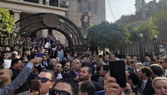 قمع قضائي... نيابة السيسي تهدد بملاحقة المحامين لنشرهم تحقيقات "أمن الدولة"