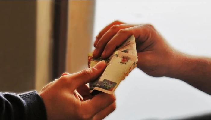 الفساد المستشري في مؤسسات السلطة تحت حكم السيسي.. واقع مؤلم وأرقام صادمة