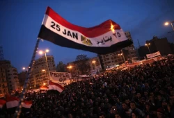 لماذا يهاجم السيسي ثورة 25 يناير مع كل أزمة؟ شبح الانتفاضة الشعبية يُطارد نظامه