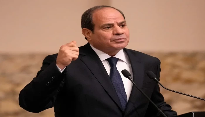 متجاهلاً الدستور.. لماذا لم يعين السيسي نائبًا له حتى الآن؟