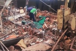 طائرات الدعم السريع تقتل 60 نازحًا في الفاشر.. والاتهامات تتجه نحو الإمارات (فيديو)