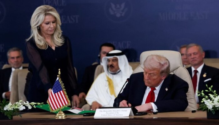 إعلان ترامب للسلام والازدهار: وثيقة سلام غامضة ترسم شرق أوسط بإملاءات أمريكية