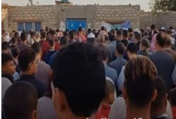 "منقباد" تودّع أطفالها الخمسة: دماء تهدر على طرق الغلابة.. فلماذا يصمت إعلام العار؟ (فيديو)